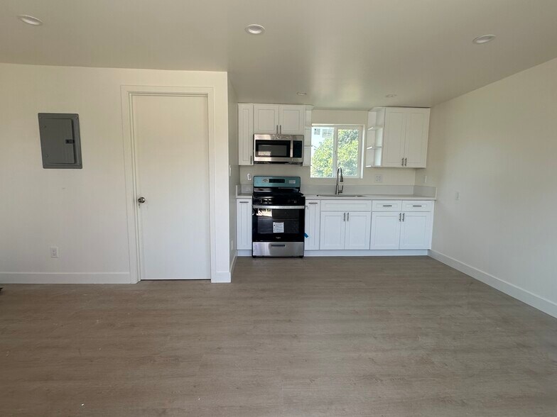 More Photos Of 426-430 E 17th St, Long Beach Apartments For Sale