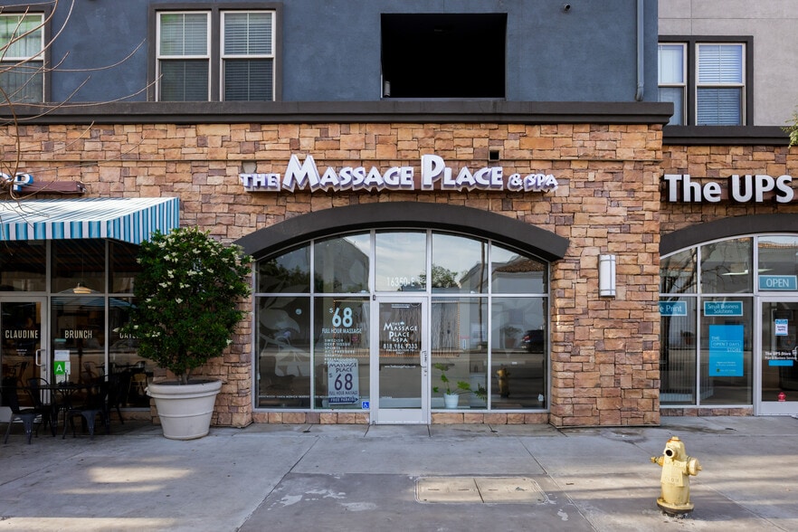 Primary Photo Of 16350 Ventura, Encino Apartments For Lease