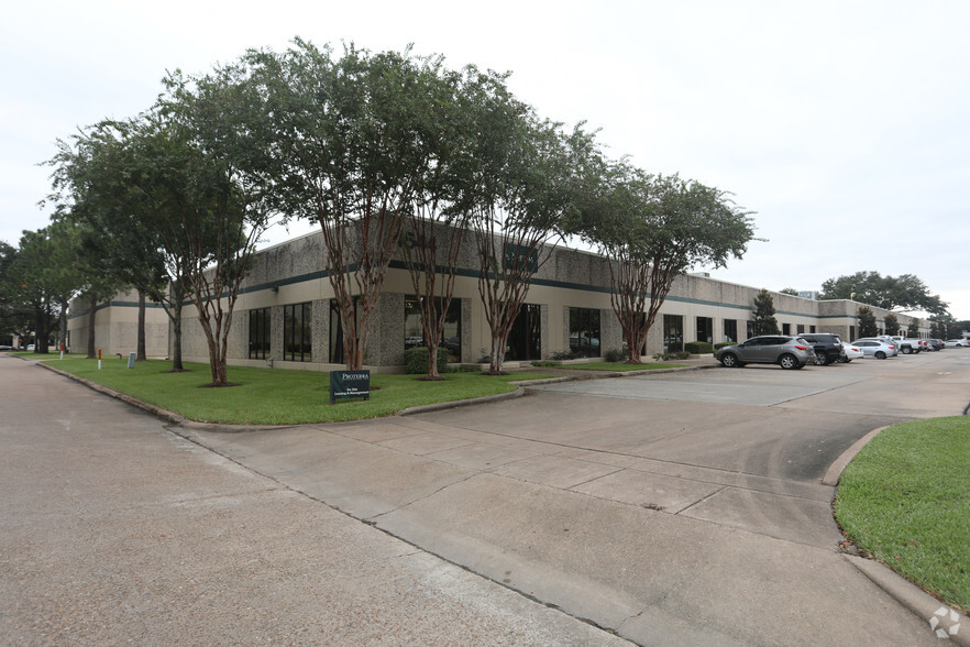 Primary Photo Of 4544 S Pinemont Dr, Houston Research And Development For Lease