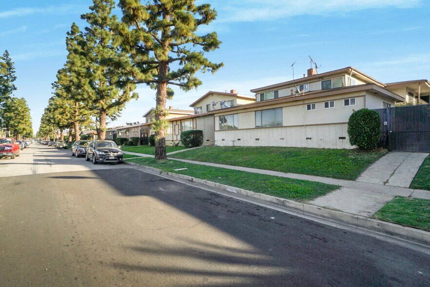 More Photos Of 11126 Crenshaw Blvd, Inglewood Apartments For Sale