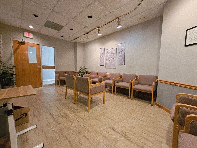 More Photos Of 1815 Schadt Ave, Whitehall Medical For Lease