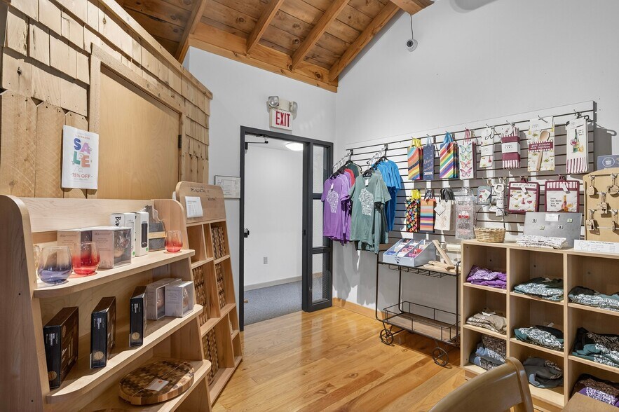 More Photos Of 1201 Water St, Stevens Point Storefront Retail Office For Sale