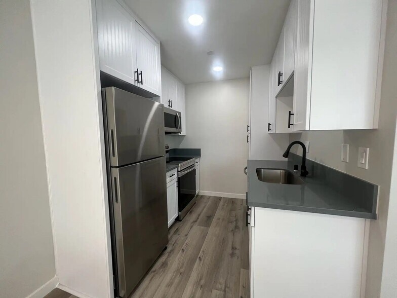 More Photos Of 2120 Mission Ave, San Diego Apartments For Sale