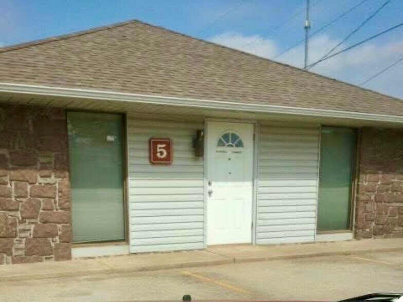 More Photos Of 8801 S Olie Ave, Oklahoma City Office For Lease