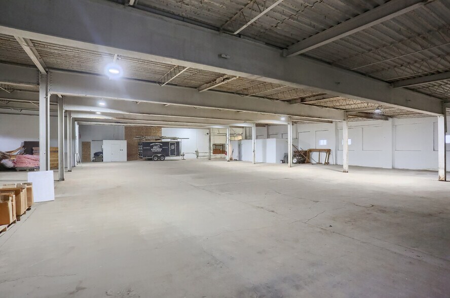 More Photos Of 468 E Washington St, New Castle Manufacturing For Lease