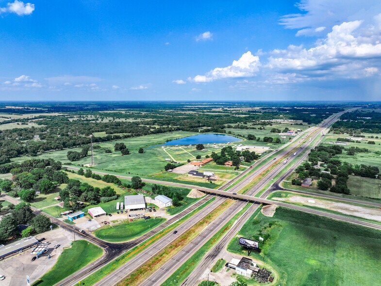 More Photos Of 604 Frisco St, Cumby Flex For Sale