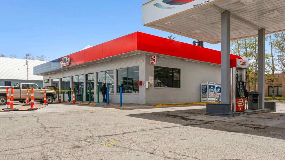 More Photos Of 805 Grand Ave, Del Norte Storefront For Sale