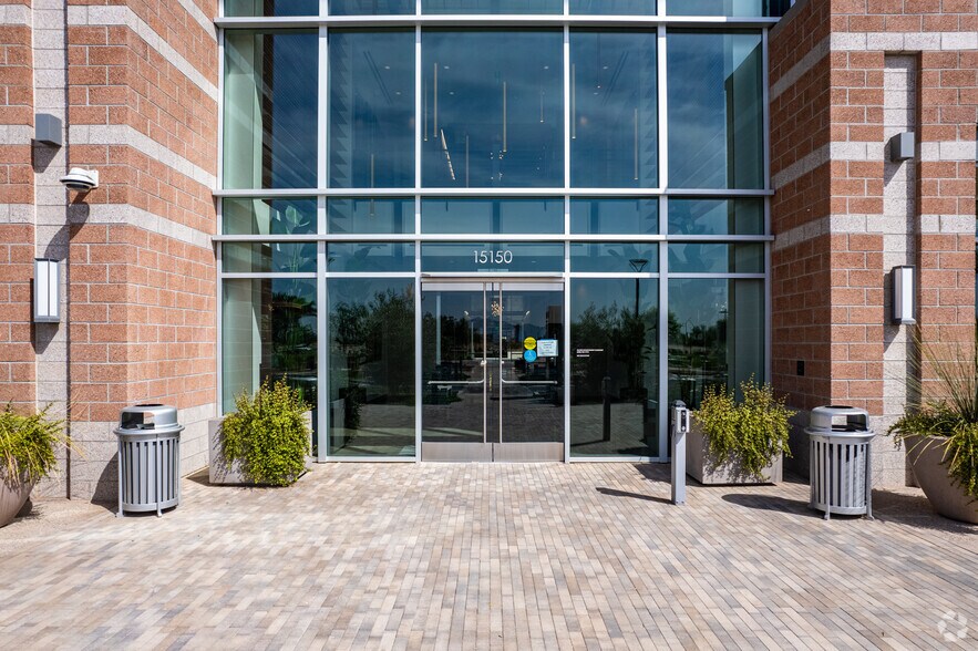 More Photos Of 15150 W Park Pl, Goodyear Office For Lease