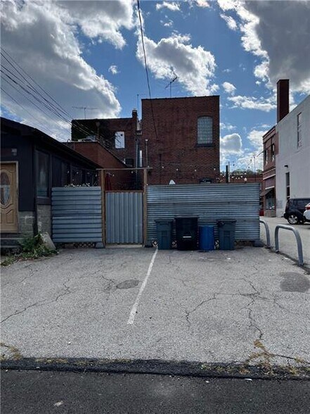 More Photos Of 2333 E Carson St, Pittsburgh Office Residential For Lease