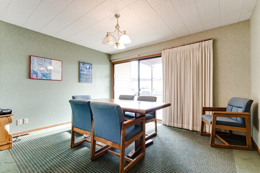 More Photos Of 1976 Garden Ave, Eugene Office For Sale