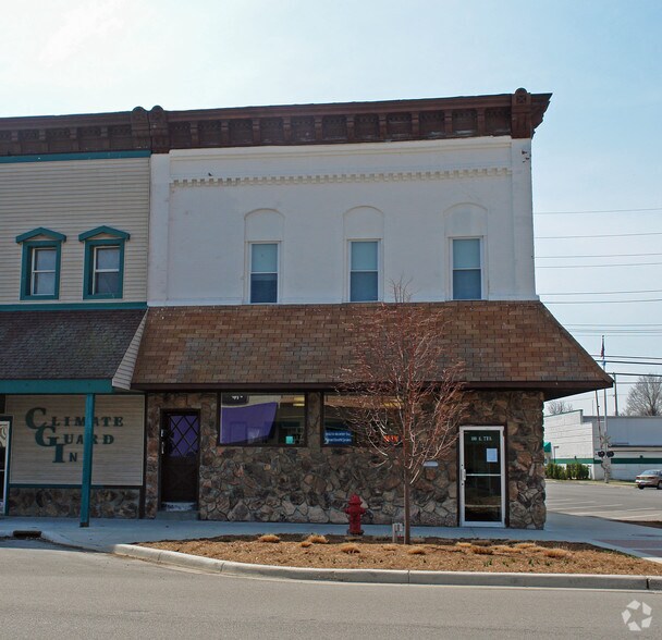 More Photos Of 100 E 3rd St, Imlay City Storefront Retail Residential For Lease