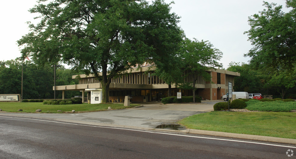 Primary Photo Of 4600 N Brandywine Dr, Peoria Bank For Lease