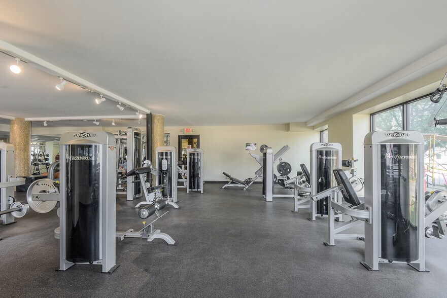 More Photos Of 700 E 8th St, Kansas City Apartments For Sale