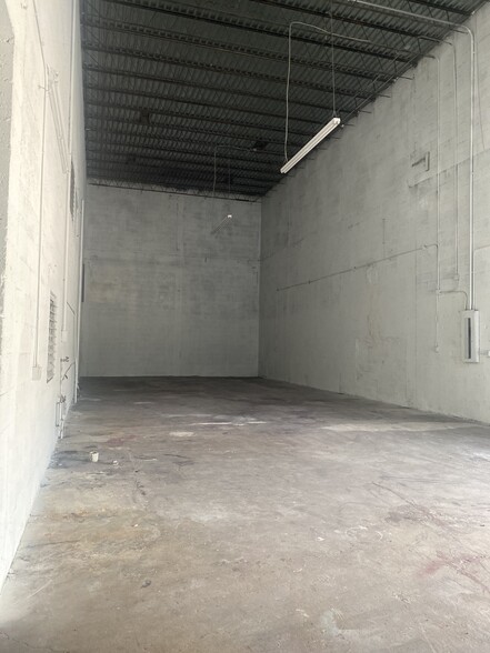 More Photos Of 837 NW 8th Ave, Fort Lauderdale Warehouse For Sale