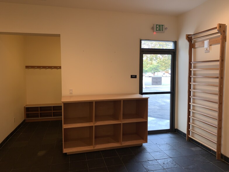 More Photos Of 16315 Monterey Hwy, Morgan Hill Freestanding For Lease