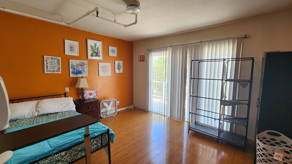 More Photos Of 11905 Riverside Dr, Valley Village Assisted Living For Sale