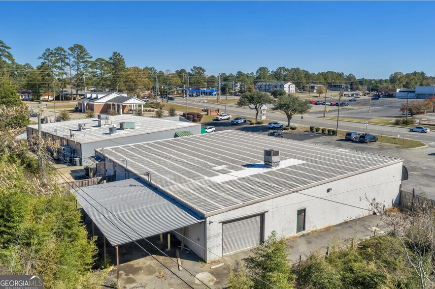 More Photos Of 905 Hillcrest Pky, Dublin Storefront For Sale