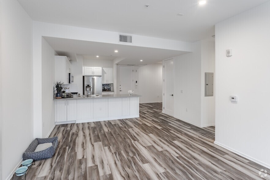 More Photos Of 738 S Ogden Dr, Los Angeles Apartments For Sale