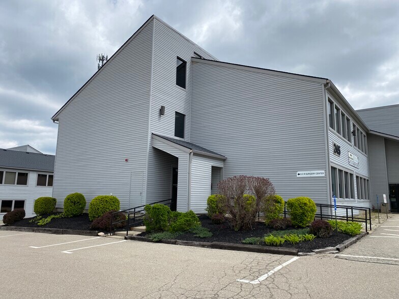 More Photos Of 245 W Elmwood Dr, Centerville Medical For Lease