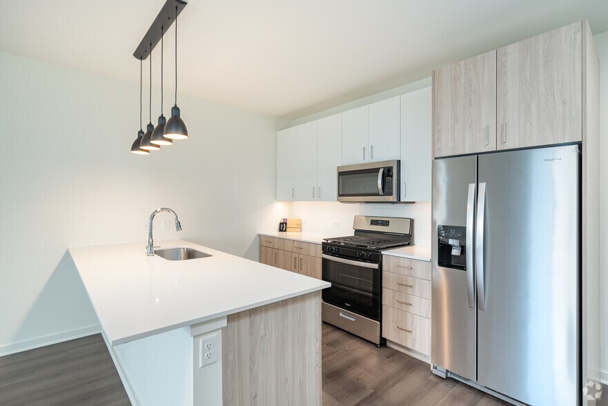 More Photos Of 122 E Northwest Hwy, Mount Prospect Apartments For Lease