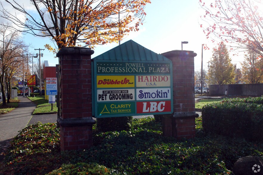 More Photos Of 8012-8028 SE Powell Blvd, Portland Unknown For Lease