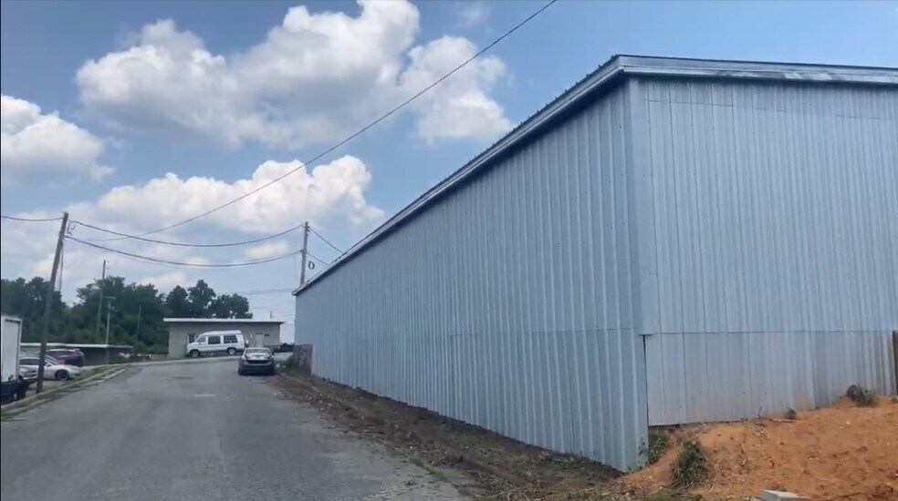 More Photos Of 209 Clayton Ave, Roxboro Industrial For Lease