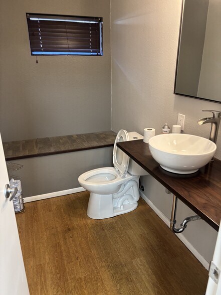 More Photos Of 2814 W Northern Ave, Phoenix Office For Sale