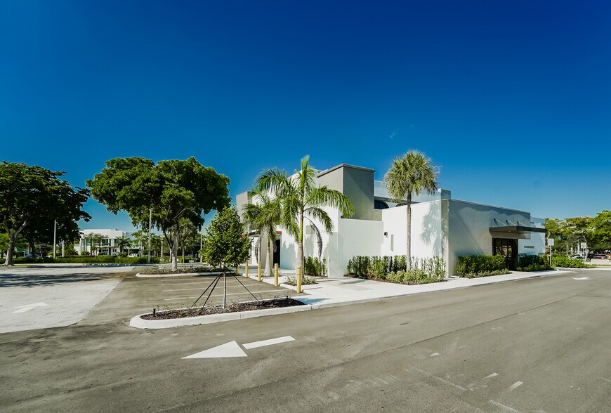 More Photos Of 990-1000 N Federal Hwy, Boca Raton Storefront Retail Office For Lease