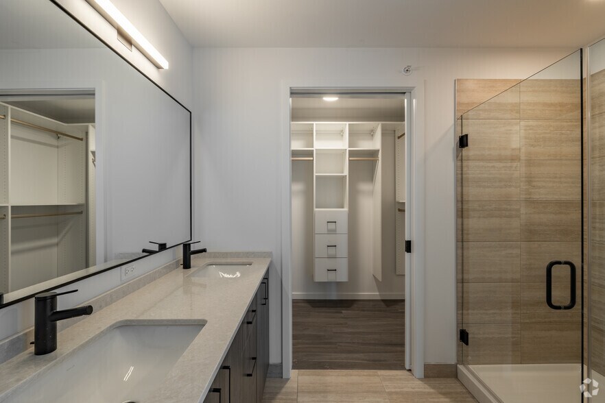 More Photos Of 161 N May St, Chicago Apartments For Lease