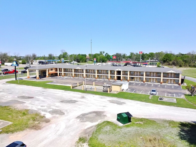 More Photos Of 143 Highway 65 S, Tallulah Hospitality For Sale