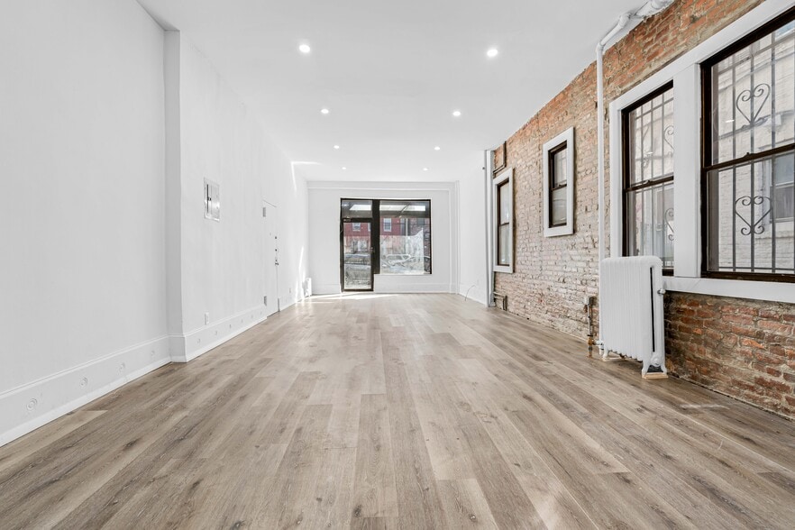 Primary Photo Of 2352 31st St, Astoria Apartments For Lease