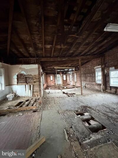 More Photos Of 696-698 E Philadelphia St, York Storefront Retail Residential For Sale