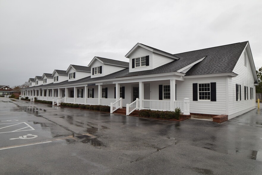 More Photos Of 601 Cedar St, Beaufort Office For Lease