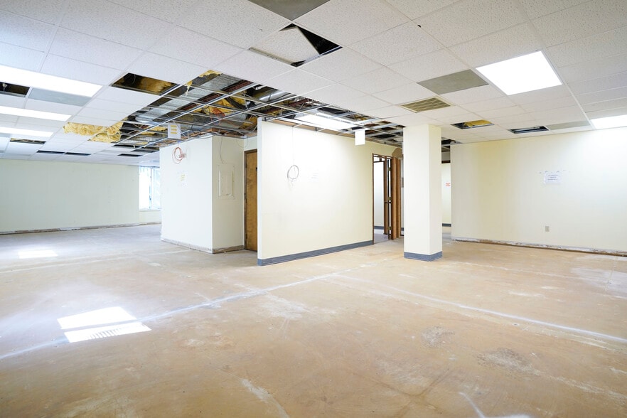 More Photos Of 102 Elden St, Herndon Medical For Sale