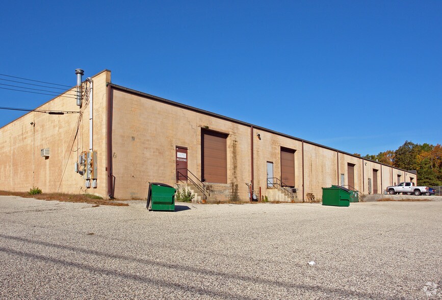 More Photos Of 301-321 Pinedge Dr, Berlin Unknown For Lease