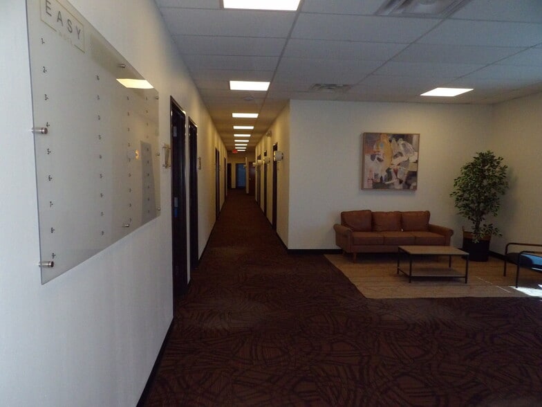 More Photos Of 11500 Pellicano Dr, El Paso Showroom For Lease