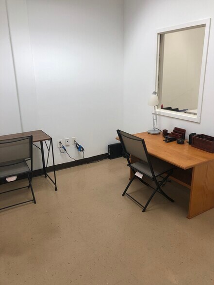 More Photos Of 8120-8144 Flannery Ct, Manassas Warehouse For Lease