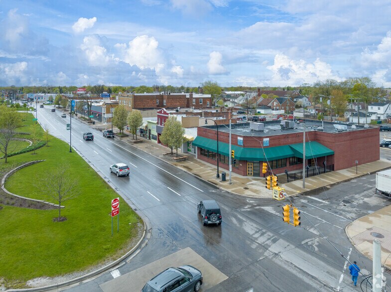 More Photos Of 1660 Fort St, Lincoln Park Bar For Sale