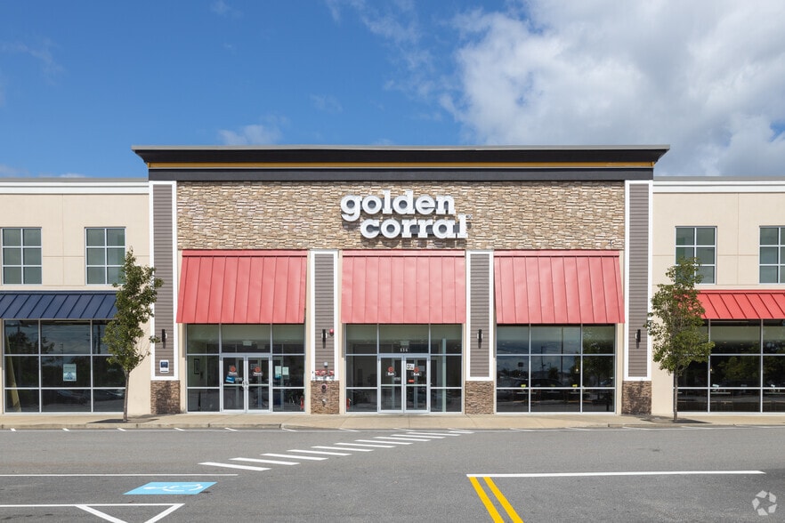 More Photos Of 655 S Willow St, Manchester Storefront For Lease