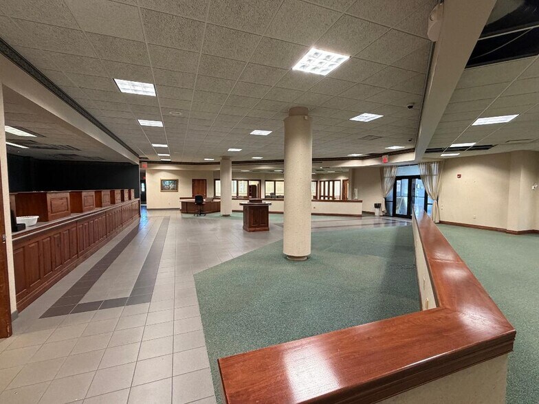 More Photos Of 300 Southtown Blvd, Owensboro Office For Lease