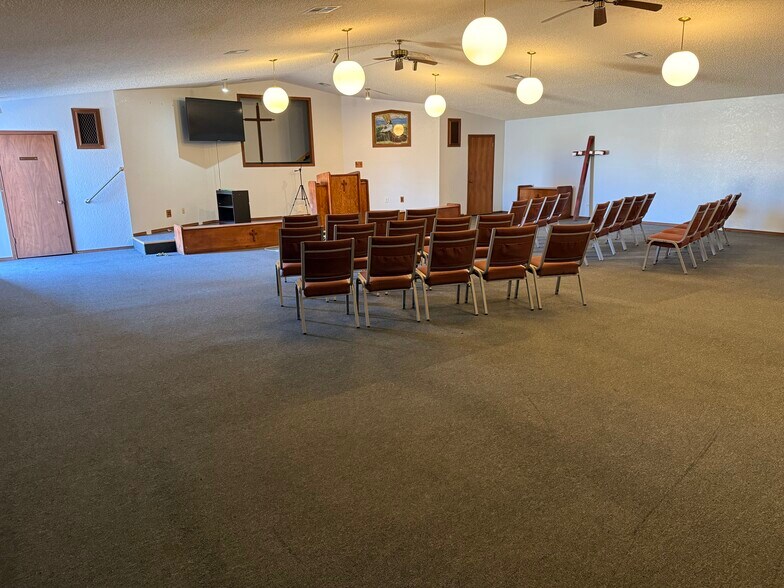 Primary Photo Of 42507 Garretts Lake Rd, Shawnee Flex For Sale