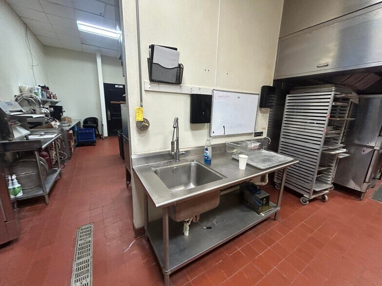 More Photos Of 4201 Indian Bayou Trl, Destin Hotel For Lease