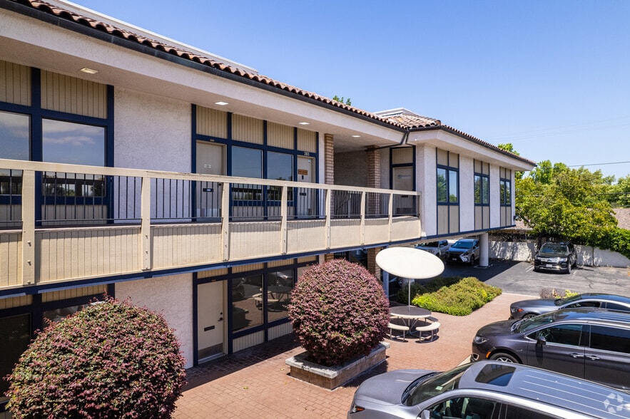 More Photos Of 197 E Hamilton Ave, Campbell Office For Lease