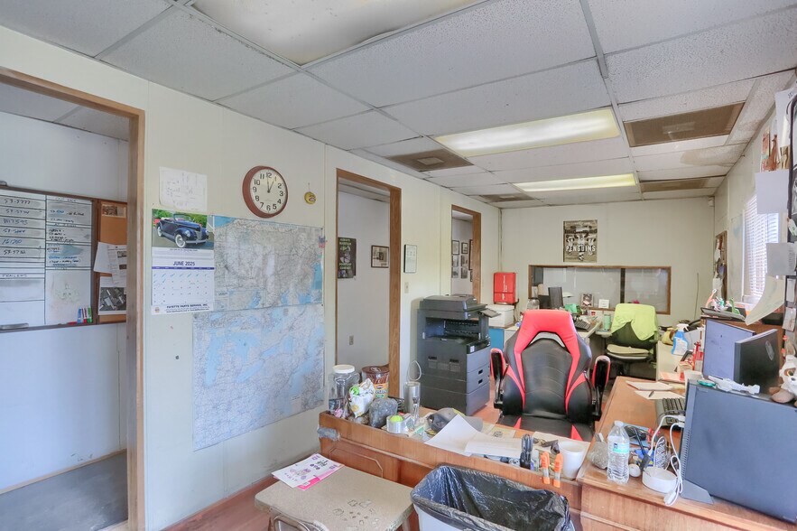 More Photos Of 98 Sproul St, McKees Rocks Truck Terminal For Sale