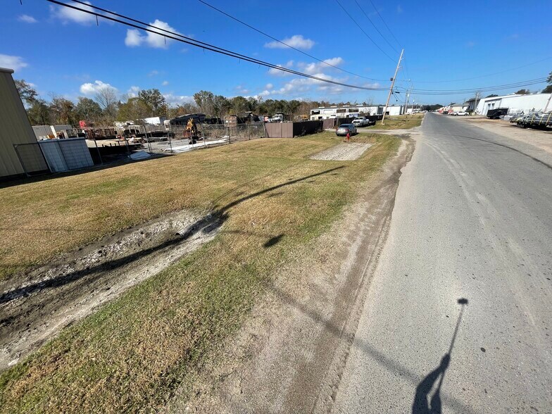 More Photos Of 1013 Bert St, La Place Warehouse For Sale