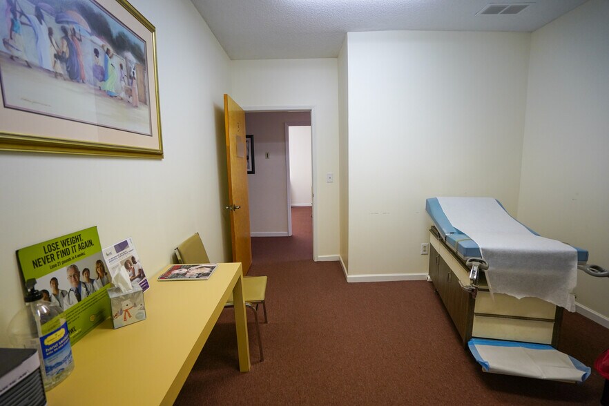 More Photos Of 2950 Stone Hogan Connector Rd SW, Atlanta Medical For Sale