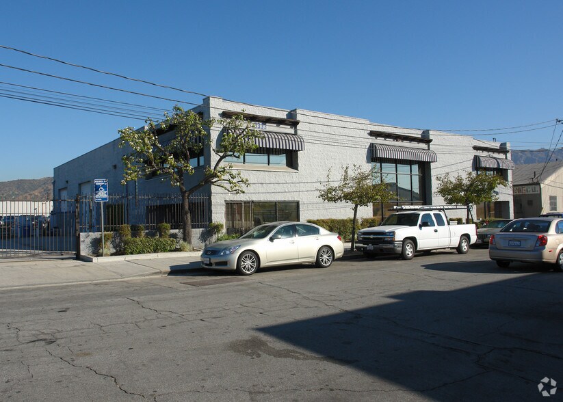 More Photos Of 3333 Burton Ave, Burbank Warehouse For Lease