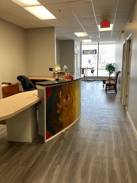 More Photos Of 412 Middle Tpke W, Manchester Unknown For Lease