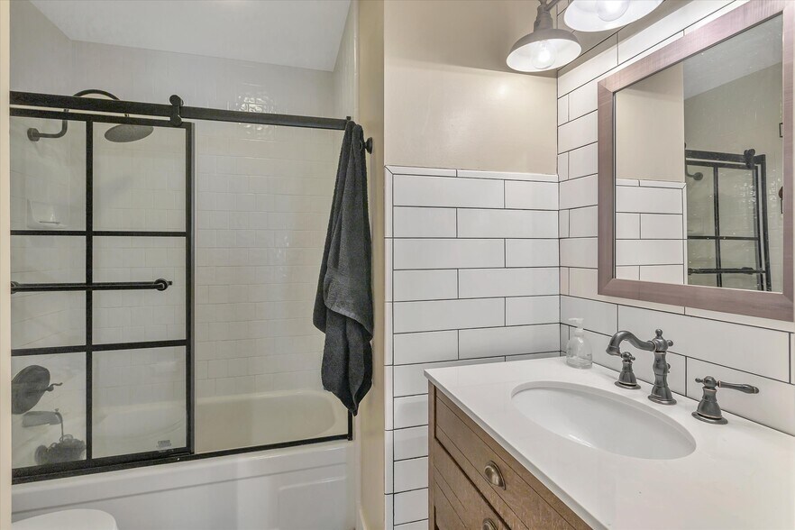More Photos Of 331 Poe St, Palo Alto Apartments For Sale