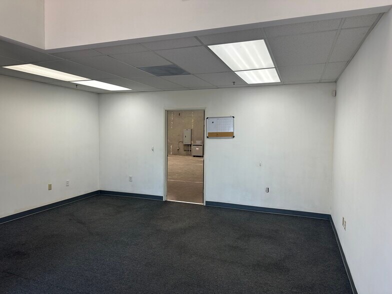 More Photos Of 12335 Denholm Dr, El Monte Warehouse For Lease